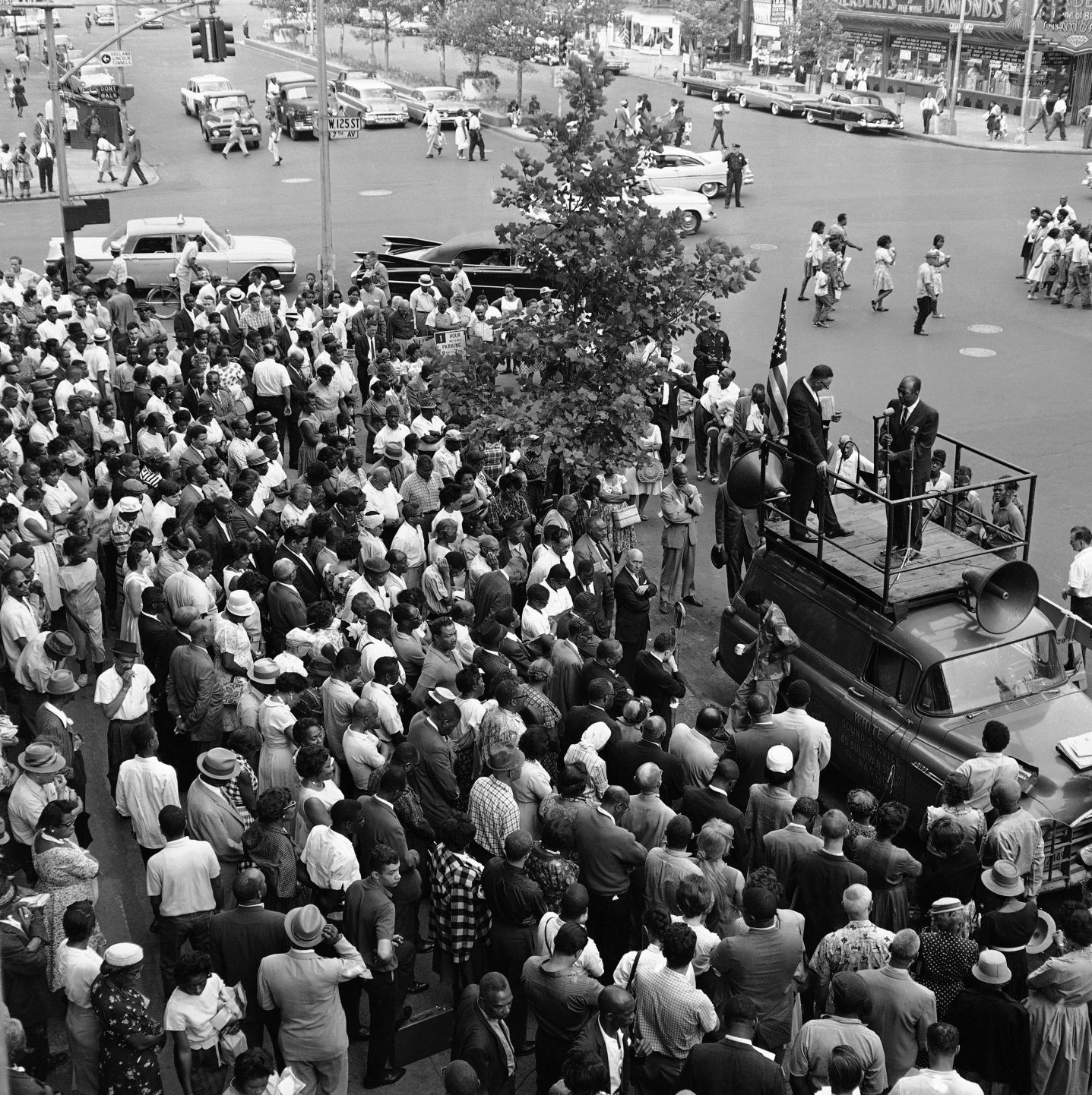 1962: Integration